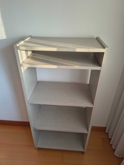 Estante branca IKEA