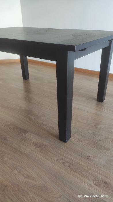 Mesa preta madeira maciça
