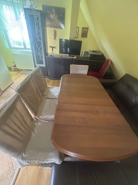 Sprzedam stół do salonu z krzesłami