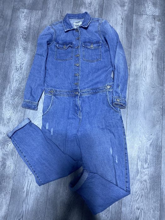 Джинсовий жіночий комбінезон