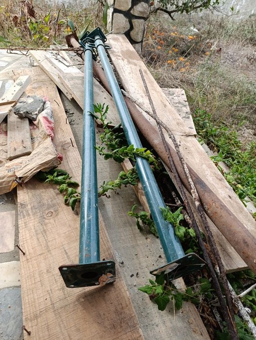 2 escoras metálicas