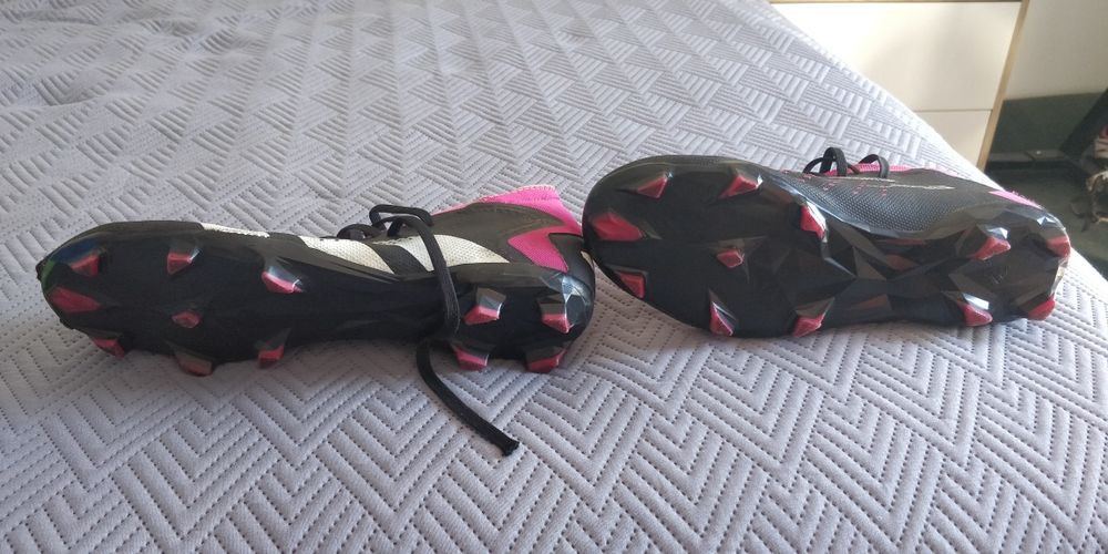 Chuteiras Adidas Predator - Adulto
