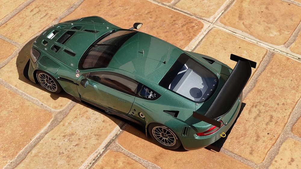 Aston Martin DB9R 24 hrs Le Mans 2005 Plain Body Version AutoArt