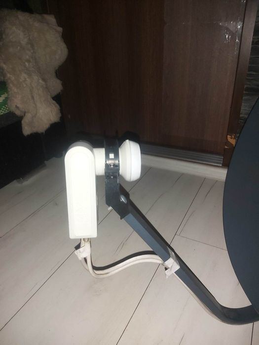 Antena satelitarna