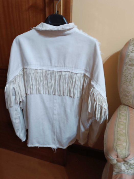 Blusão ou  casaco branco  M/L