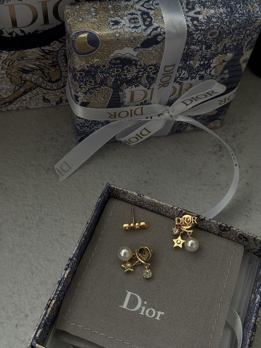 Сережки dior з перлинами та камінням, нова колекція