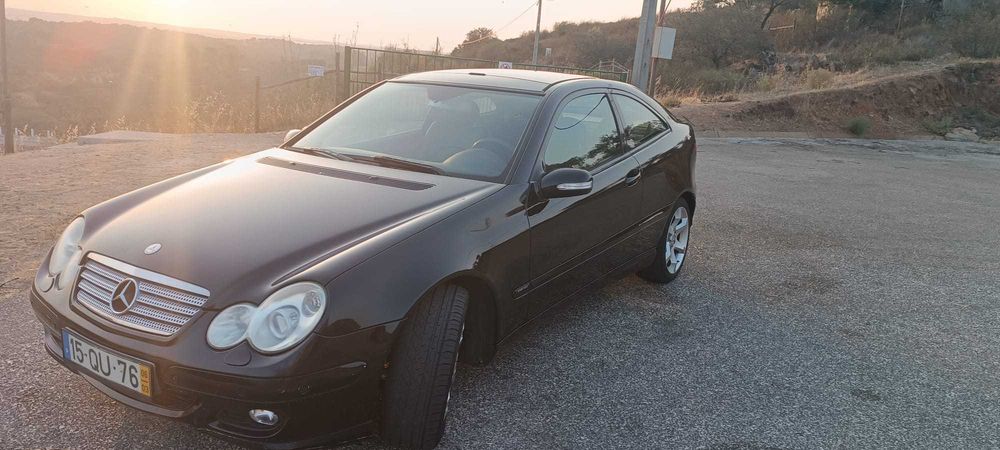 Vendo Mercedes c220 sportcoupe estofos em pele, bancos aquecidos, com apenas 250000 Km
