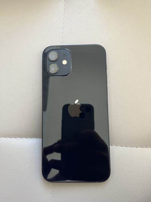 Продам Iphone 12 /64 В хорошем состояние