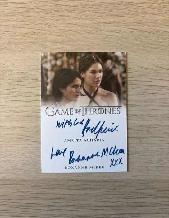 Game of Thrones - Carta Amrita Acharia e Roxanne McKee Assinada