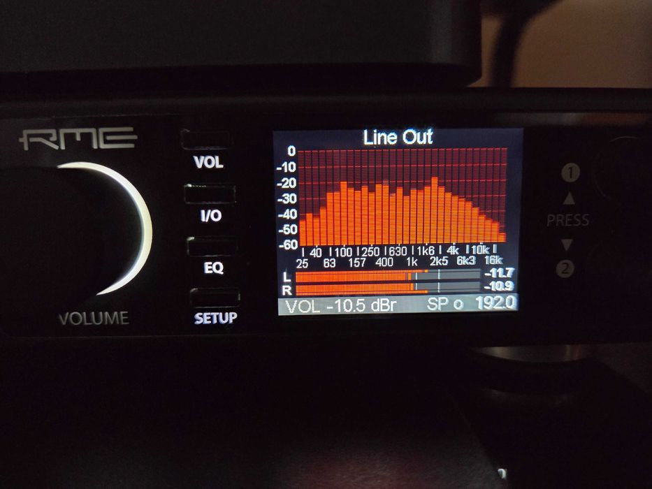 RME ADI-2 DAC FS (akm)