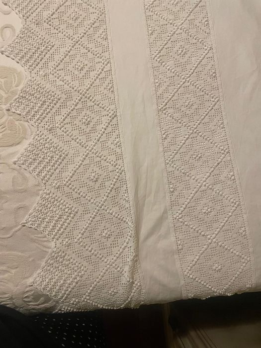 Lençol branco com renda