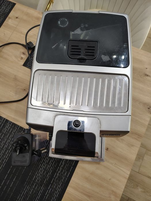 Express do kawy premium DeLonghi Dynamica