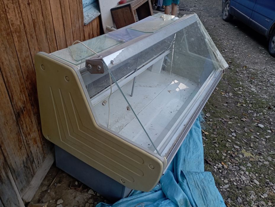 Холодильна вітрина