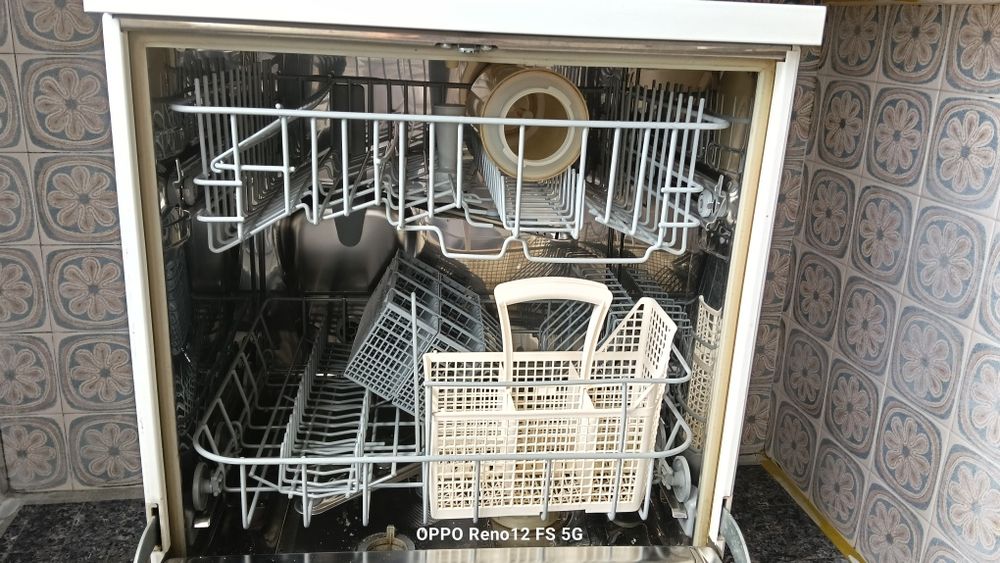 Maquina de lavar roupa e máquina de lavar loiça