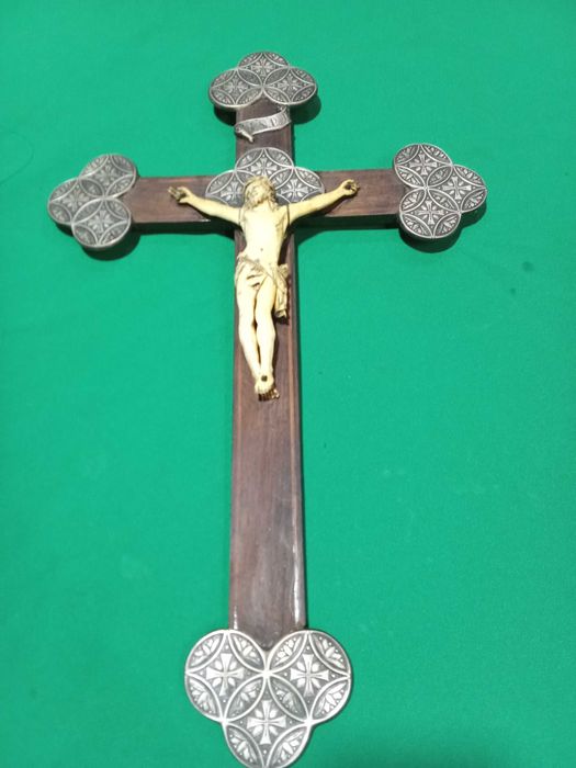 Crucifixo Cristo em Marfim, Peça rara.