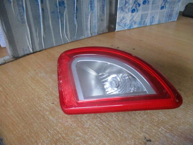 Farolim da mala direito RENAULT Twingo II (CN0_)