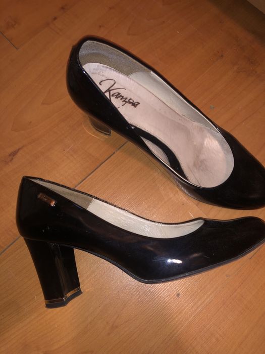 Czarne buty na obcasie 38