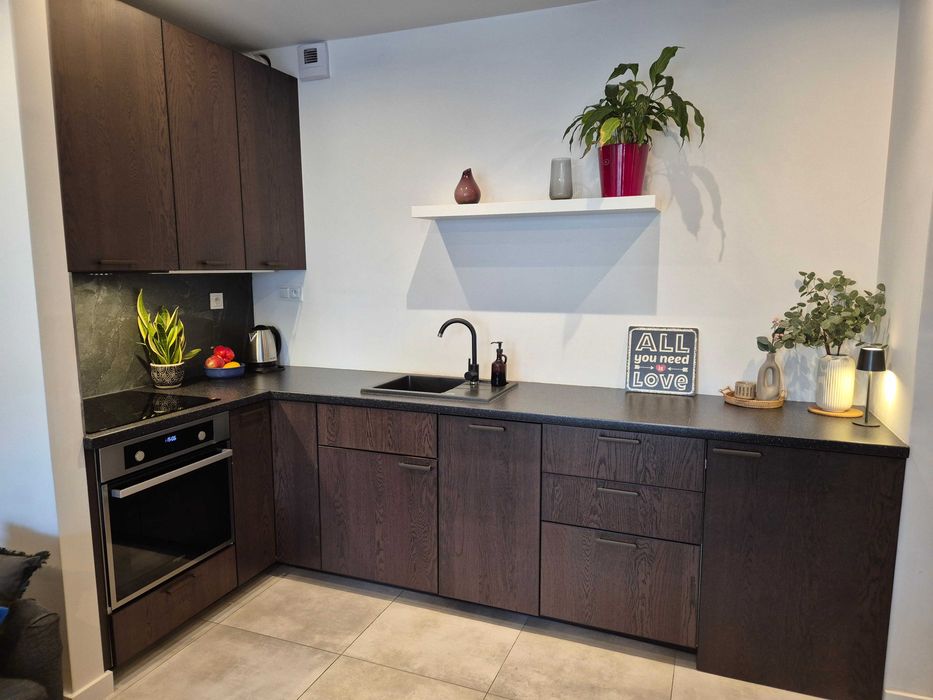 Katowicka/Lwowska - kawalerka z balkonem i częścią sypialnianą