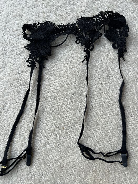 Игровой эротический комплект белья.