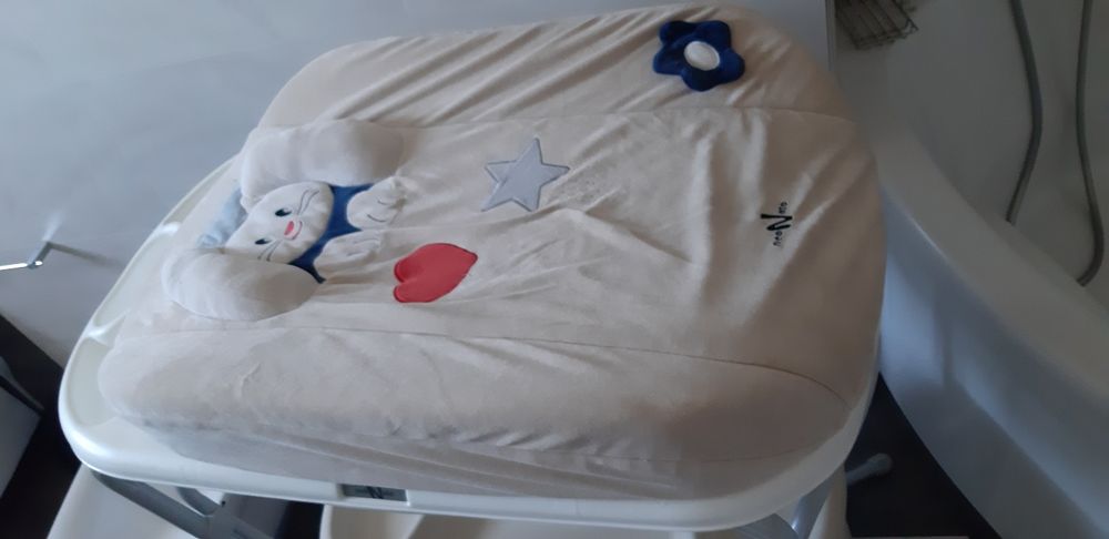 Muda Fraldas / Banheira