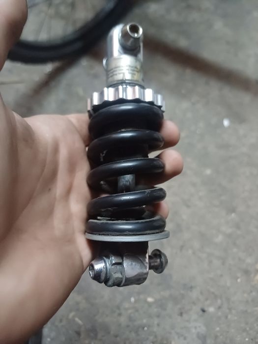 Damper rowerowy ,dzialający