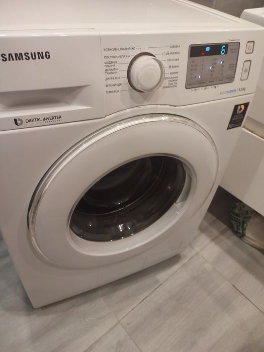 Пральна машина SAMSUNG WW60J5213JW  повністю  робоча