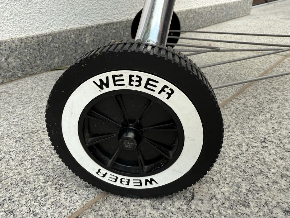 Grill Weber węglowy Compact Kettle 57cm