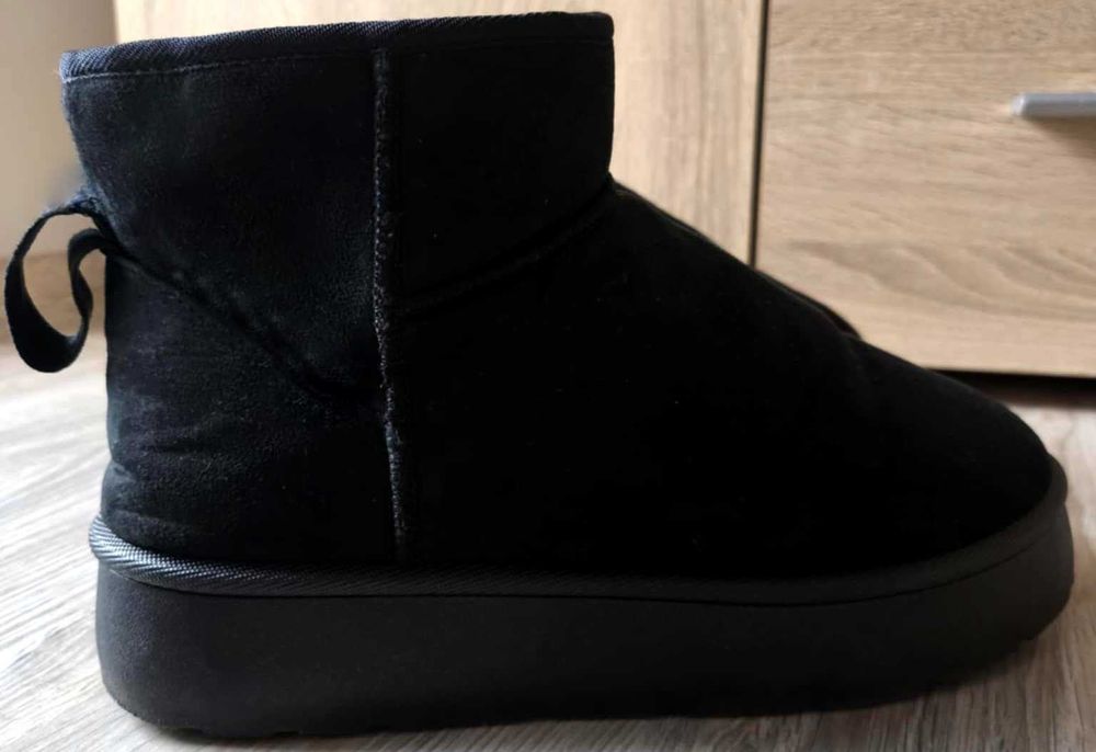 Botki śniegowce na grubej podeszwie 41, ocieplane czarne mukluki