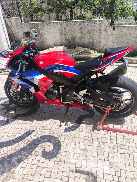 Honda CBR 1000rr-r