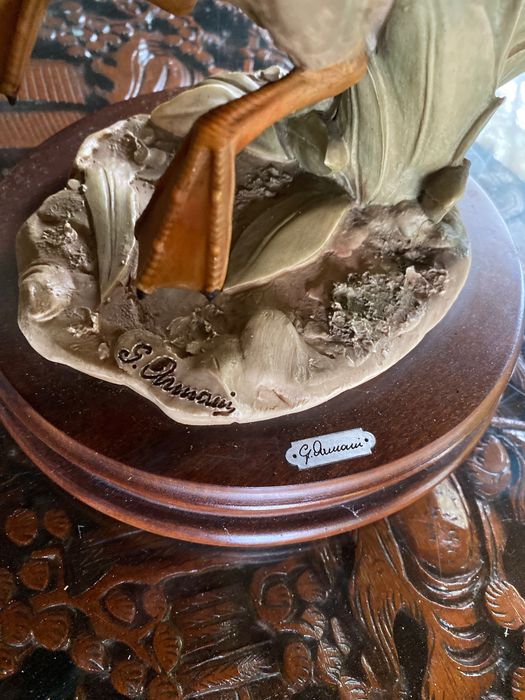 Grande Escultura Pato Real Capodimonte Assinada G. Armani 42 cm