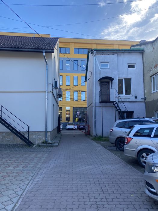 Здається приміщення