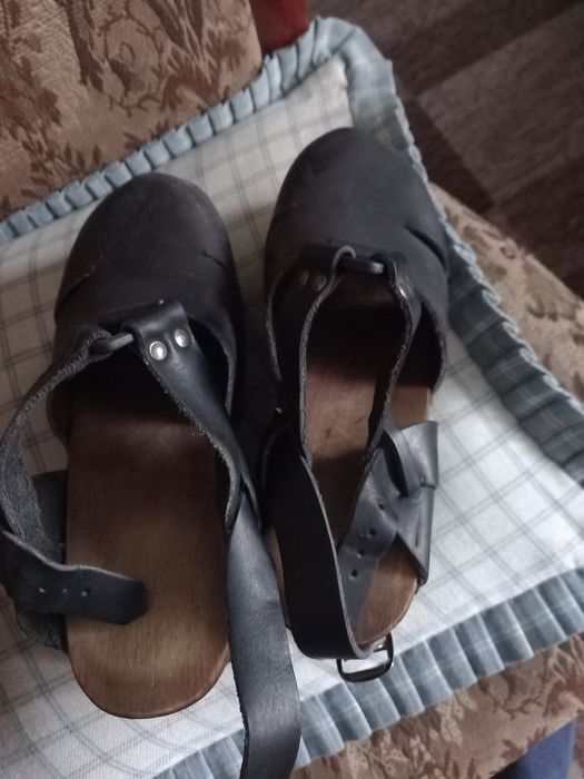 Buty na koturnach skóra r39 styl gotycki