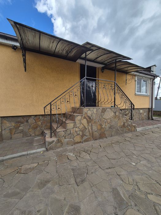 Чудовий будинок з ремонтом