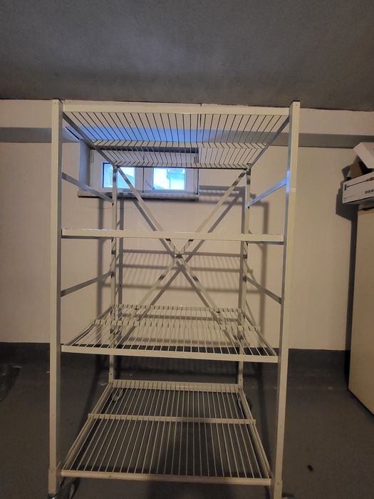 Regał używany w dobrym stanie