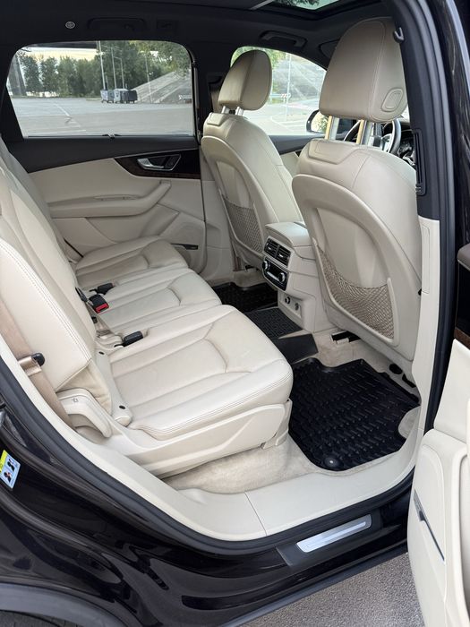 Ауді Q7 premium+, 2018 року