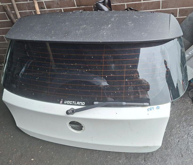 BMW 1 E87 09r LIFT 5D KLAPA BAGAŻNIKA SZYBA TYŁ LOTKA ALPINEWEISS 3