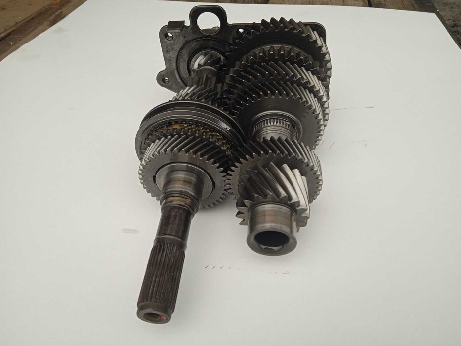 Вал КПП первичный ведущий КПП VW Audi Skoda Seat