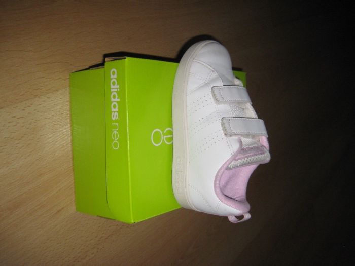 Sapatilhas Rapariga Adidas Neo Nº27.