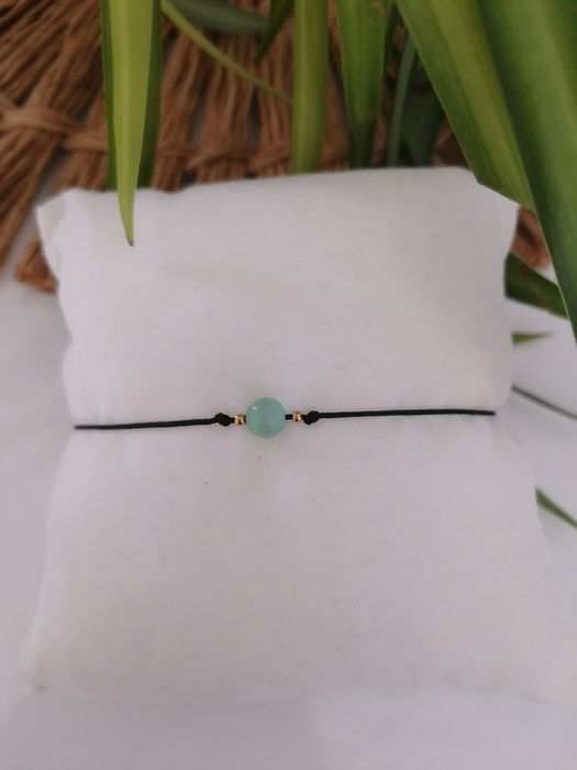 Bransoletka na sznurku z kamieniem naturalnym