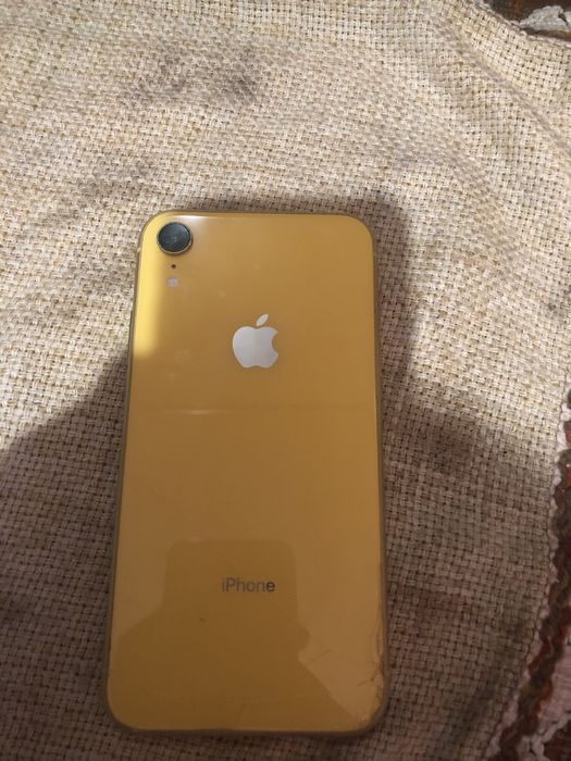 Продам Айфон Xr на 64 гб
