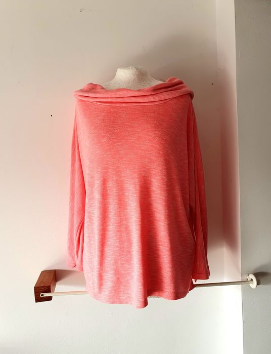 Komfortowy kobiecy sweterek bluzka bluza Golf wiskoza m 38 l 40 42xl