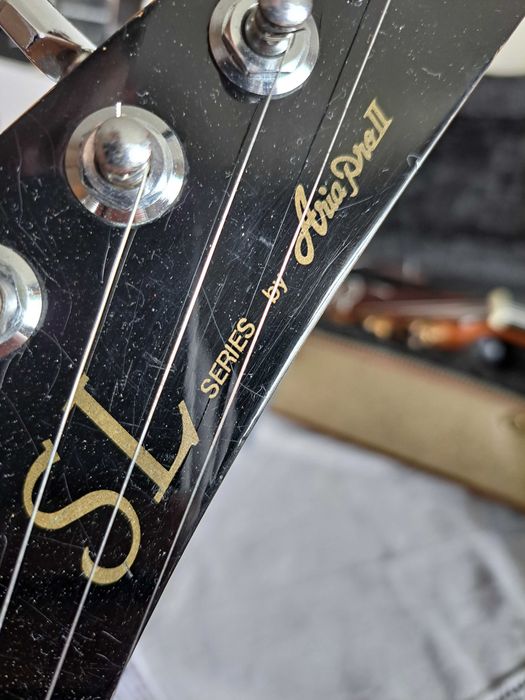Guitarra elétrica Aria Pro II SL Series