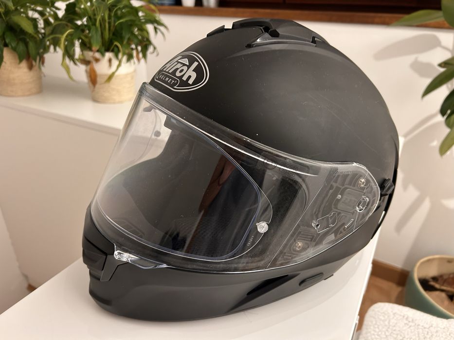 Capacete airoh modelo spark