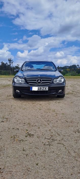 Mercedes-Benz 220
