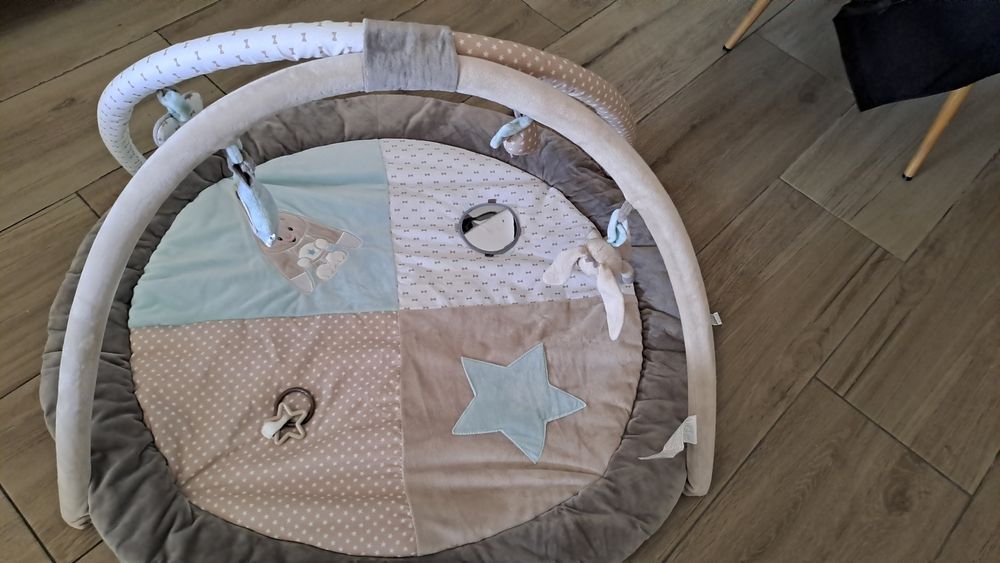 Tapete atividades bebé