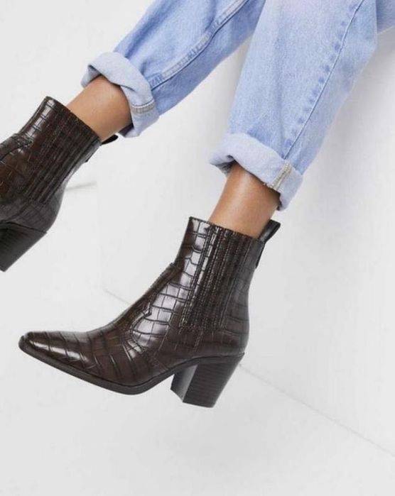 Козаки черевики ботинки Stradivarius