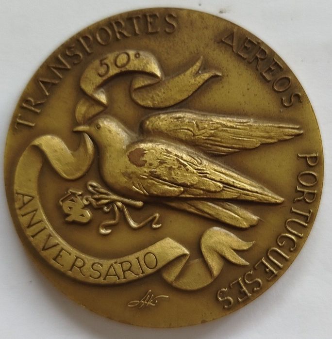 TAP, medalha comemorativa dos 50 anos.