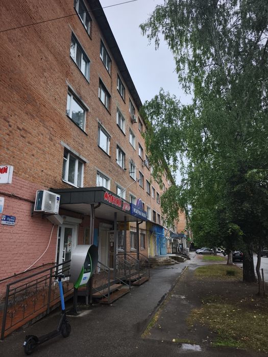 Продам кімнату з водою та пралкою вул. Хворостянка