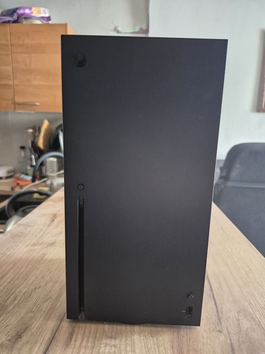 Xbox Series X (Bez kontrolera)