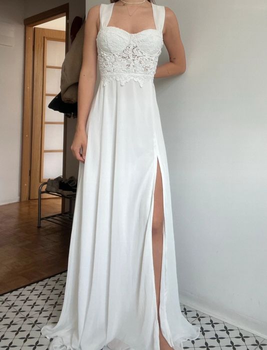 Suknia ślubna ( M ) dłuższy tył  rozcięcie